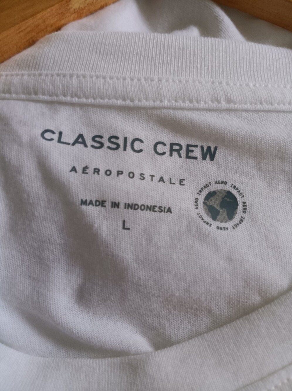 NWT Aeropostale Bow Circle Graphic Tee White Large Cotton Blend - Picture 5 of 7